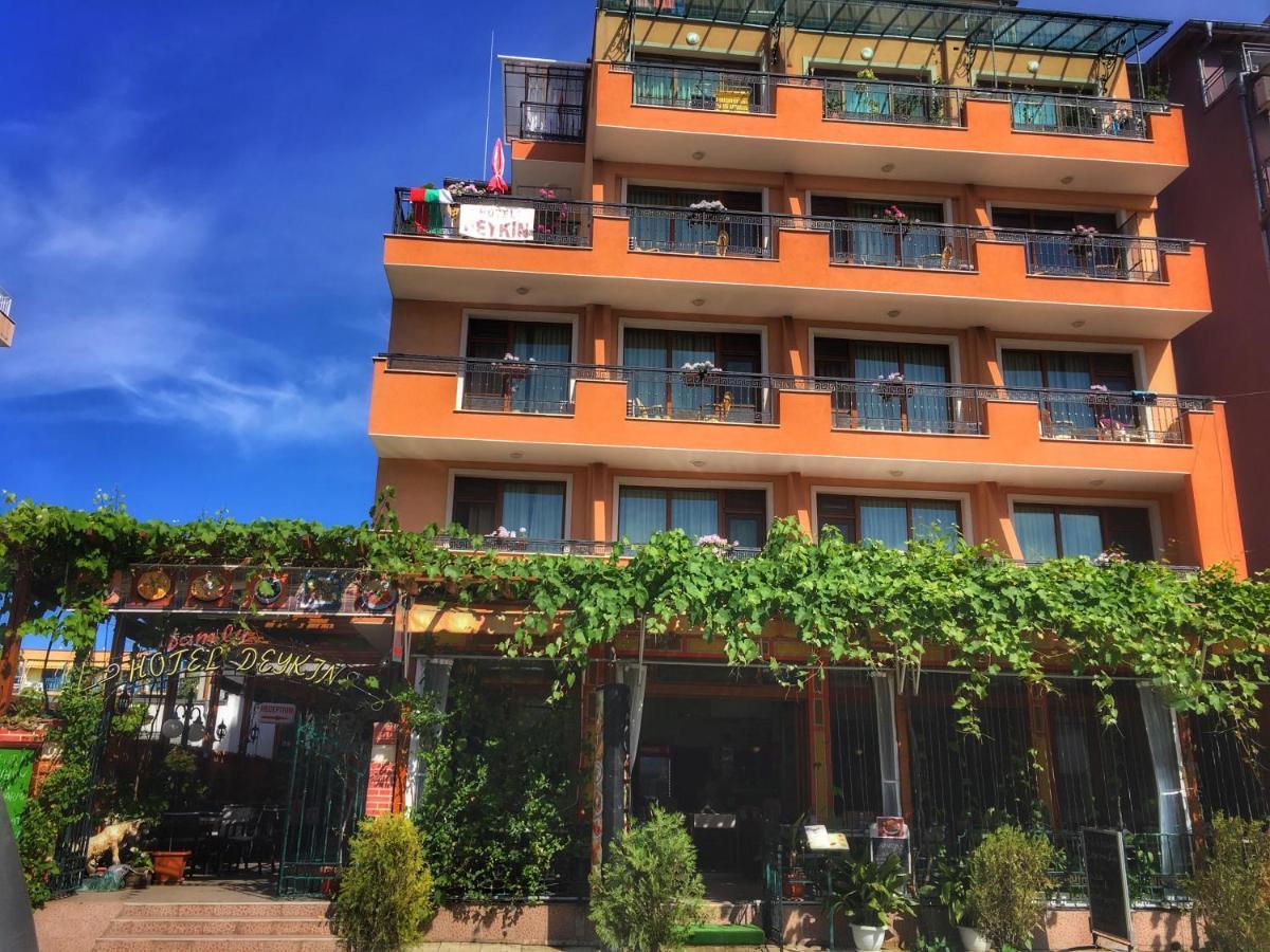 Family Hotel Deykin Slăntjev Brjag Exteriör bild