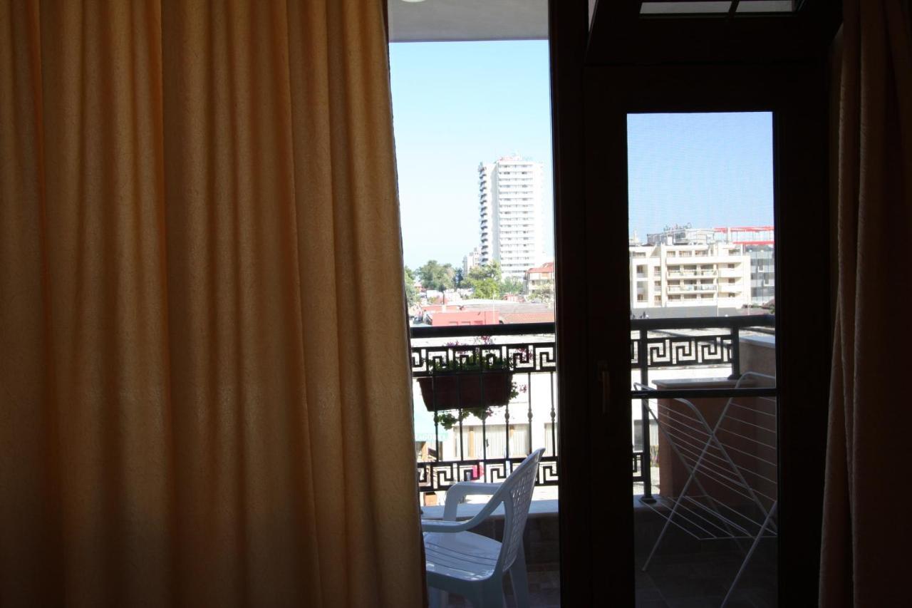 Family Hotel Deykin Slăntjev Brjag Exteriör bild