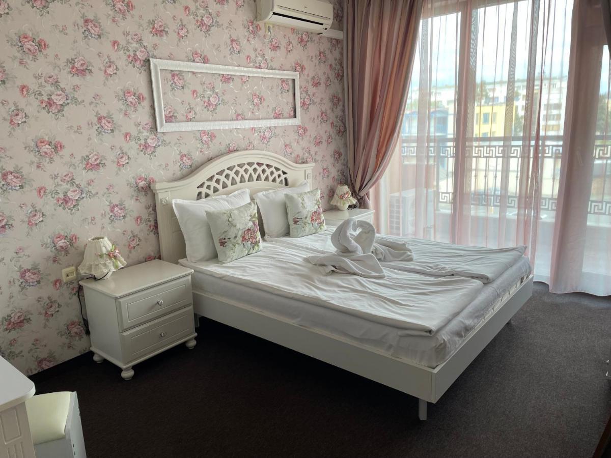 Family Hotel Deykin Slăntjev Brjag Exteriör bild