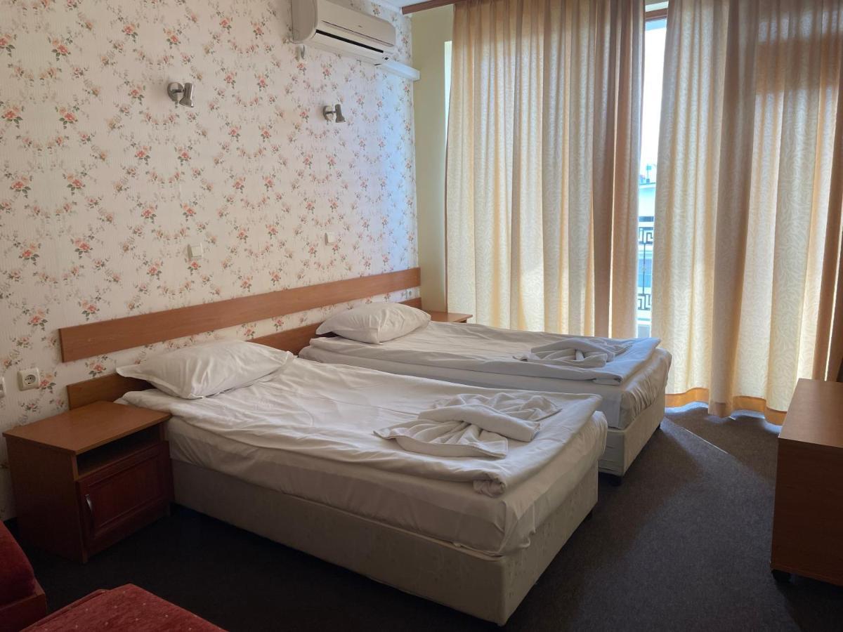 Family Hotel Deykin Slăntjev Brjag Exteriör bild