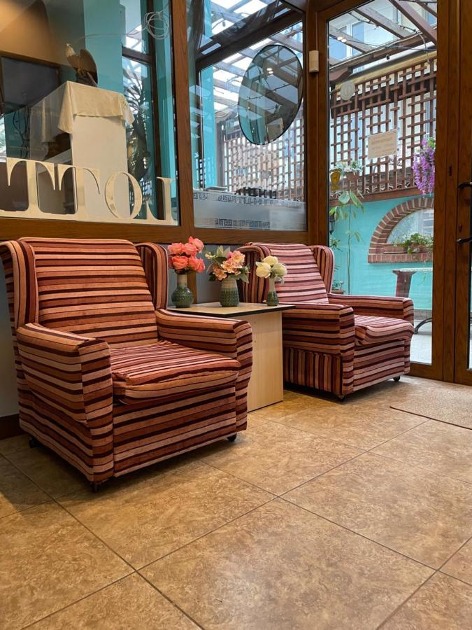 Family Hotel Deykin Slăntjev Brjag Exteriör bild