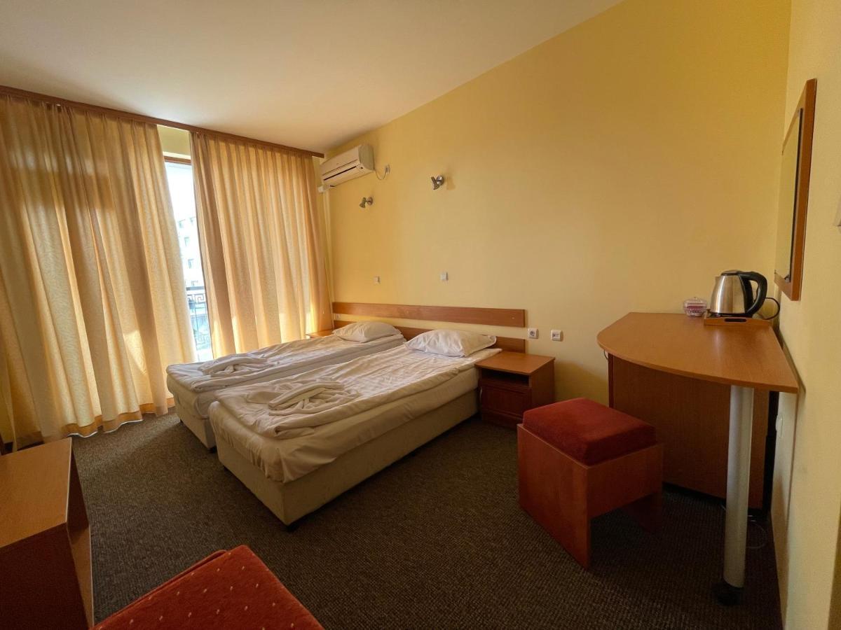 Family Hotel Deykin Slăntjev Brjag Exteriör bild