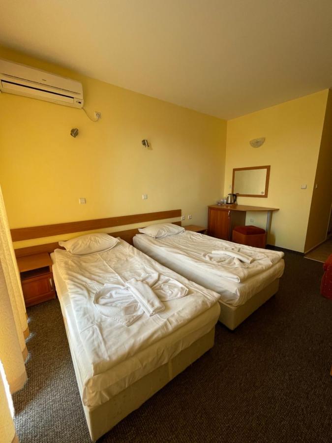 Family Hotel Deykin Slăntjev Brjag Exteriör bild