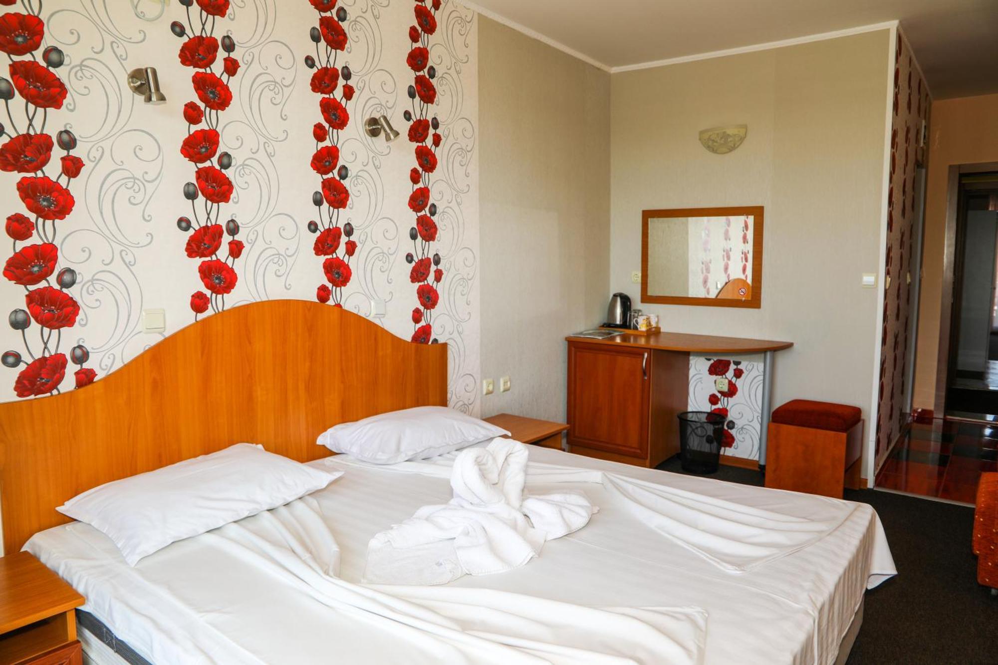 Family Hotel Deykin Slăntjev Brjag Exteriör bild