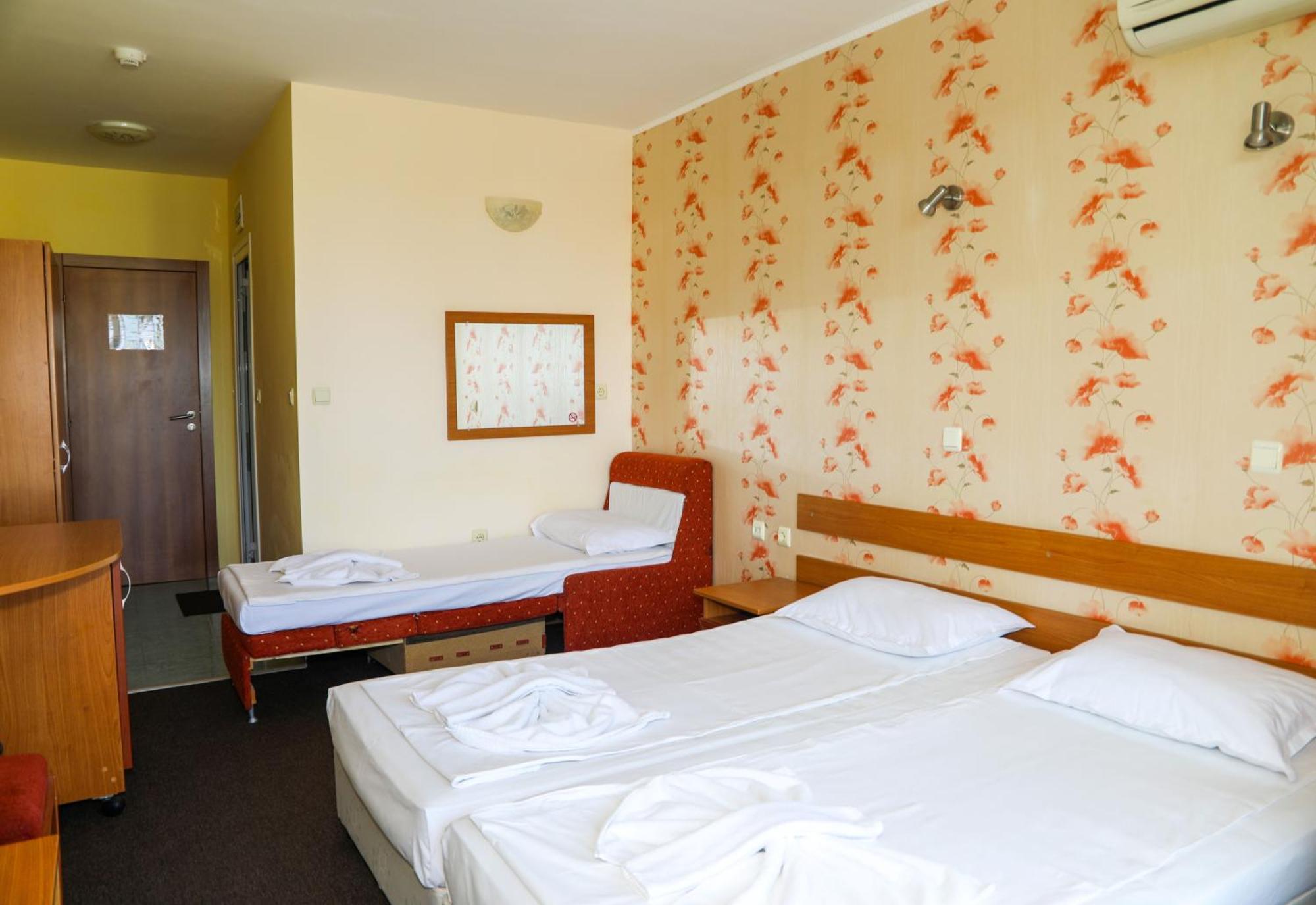 Family Hotel Deykin Slăntjev Brjag Exteriör bild