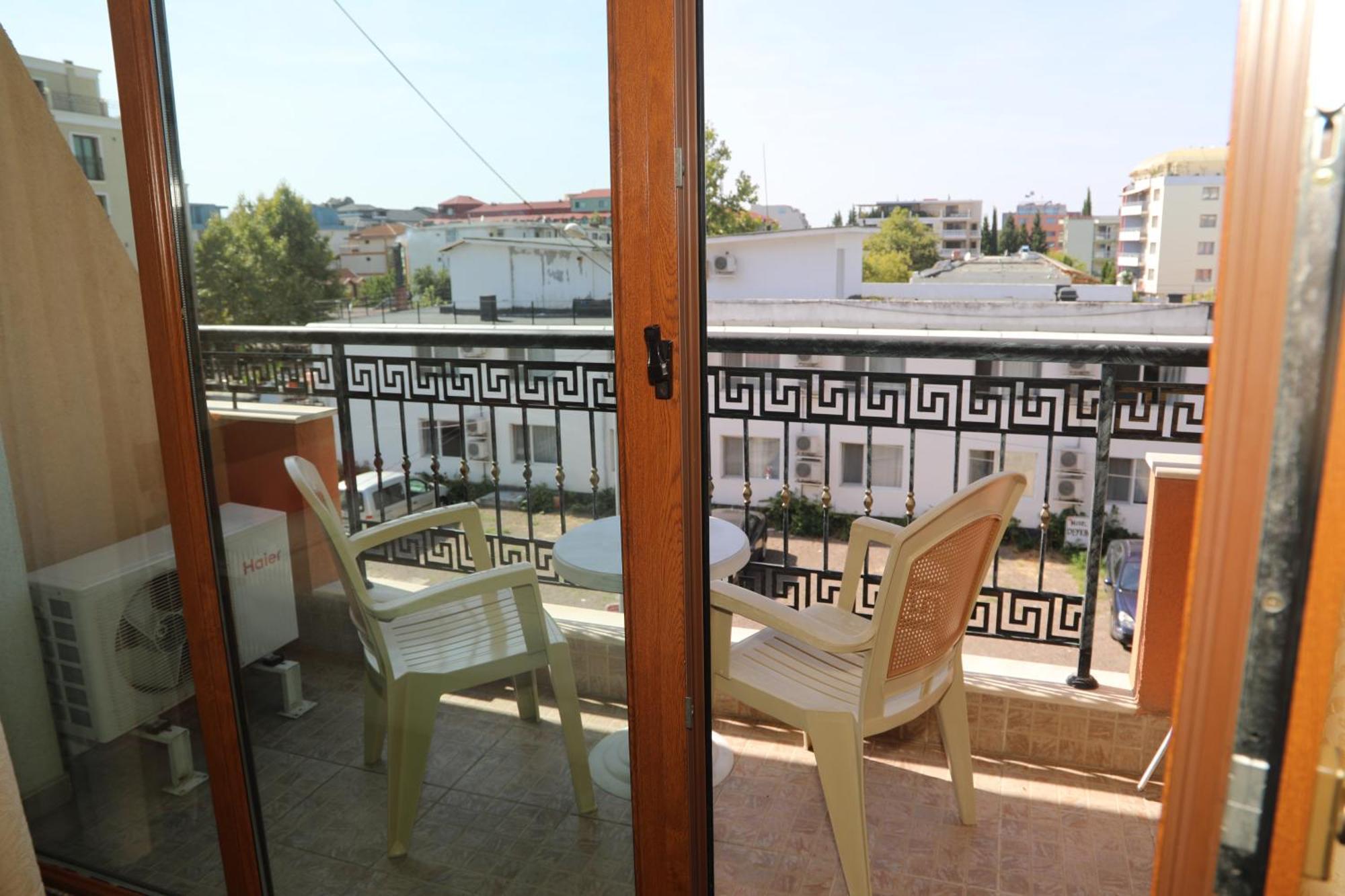 Family Hotel Deykin Slăntjev Brjag Exteriör bild