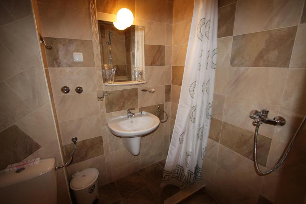 Family Hotel Deykin Slăntjev Brjag Exteriör bild