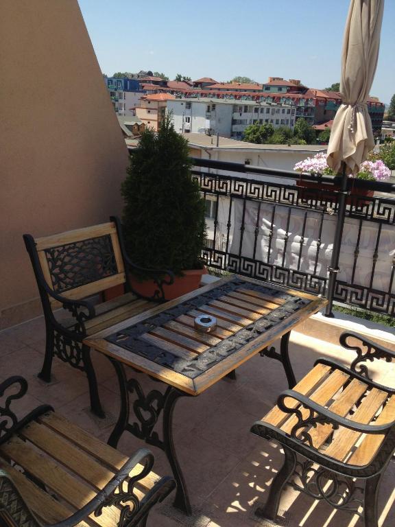 Family Hotel Deykin Slăntjev Brjag Exteriör bild